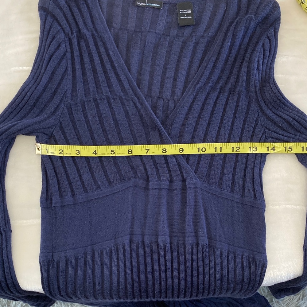 Elegant Navy Blue Knit Dress - Picture 5 of 9